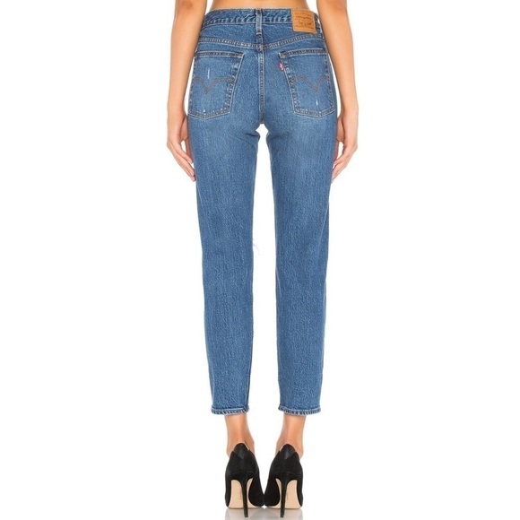 Levi’s Premium Wedgie Icon High Rise Tapered Leg Distressed Button Fly size 30 - Picture 2 of 9